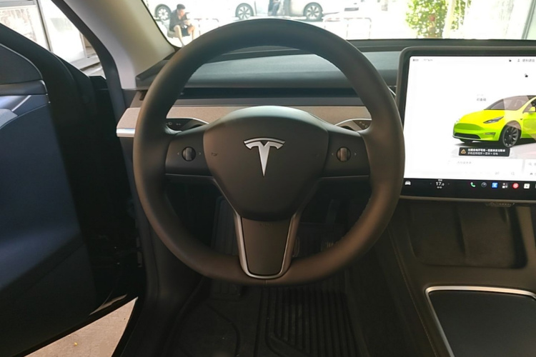 Tesla Model Y 2022 immagine di auto #11