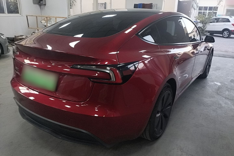 Tesla Model 3 2024 car image #7