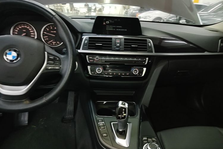 BMW 3 Series 2016 imagen de coche #17