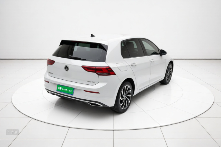 Volkswagen Golf 2022 car image #7
