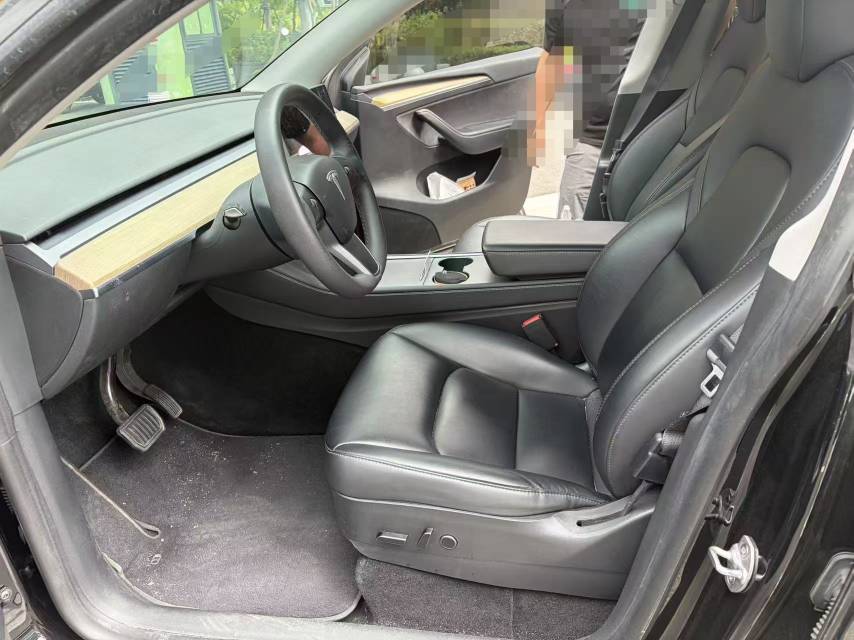 Tesla Model Y 2022 car image #4