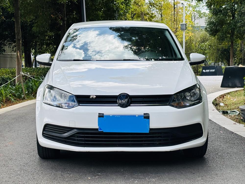Volkswagen Polo 2019 car image #2