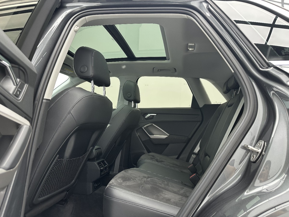 Audi Q3 2022 car image #6