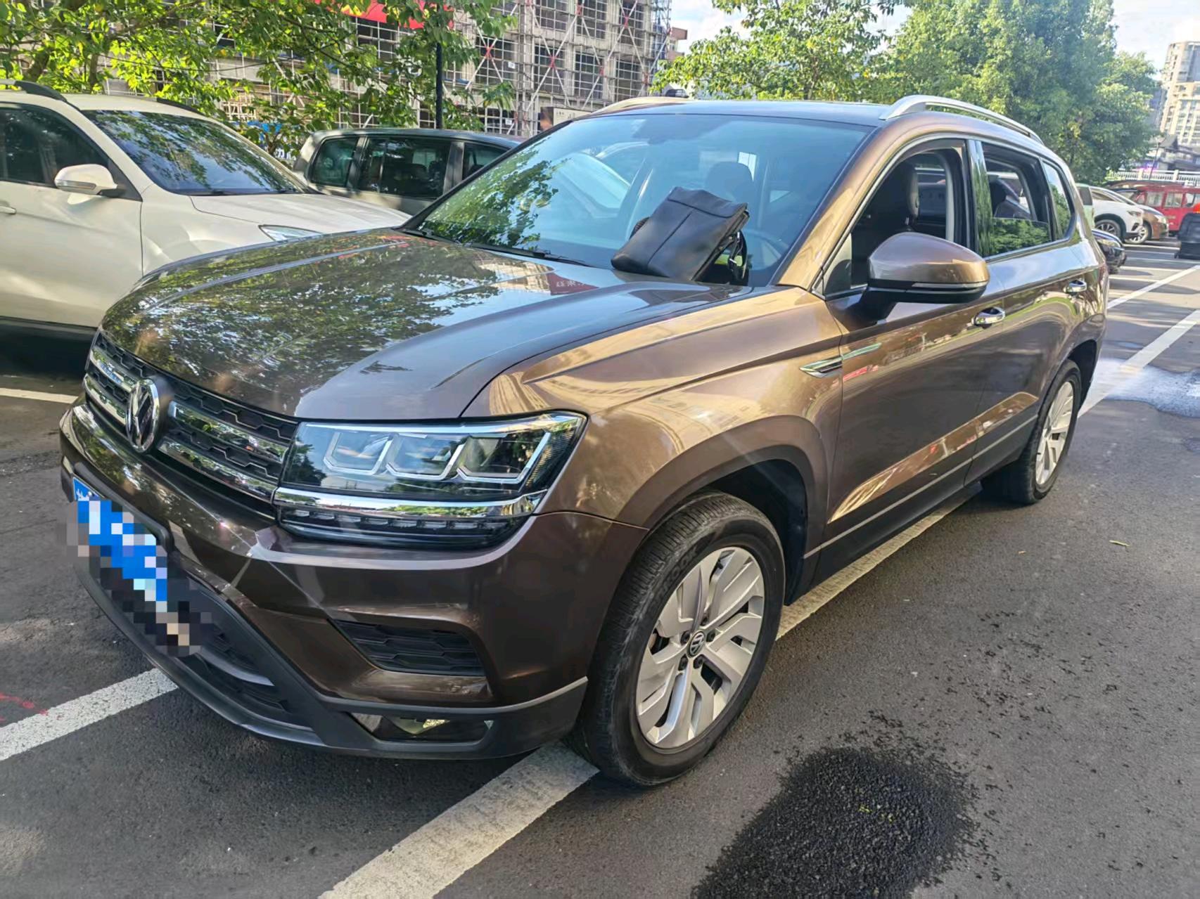 2019 immagine di auto 