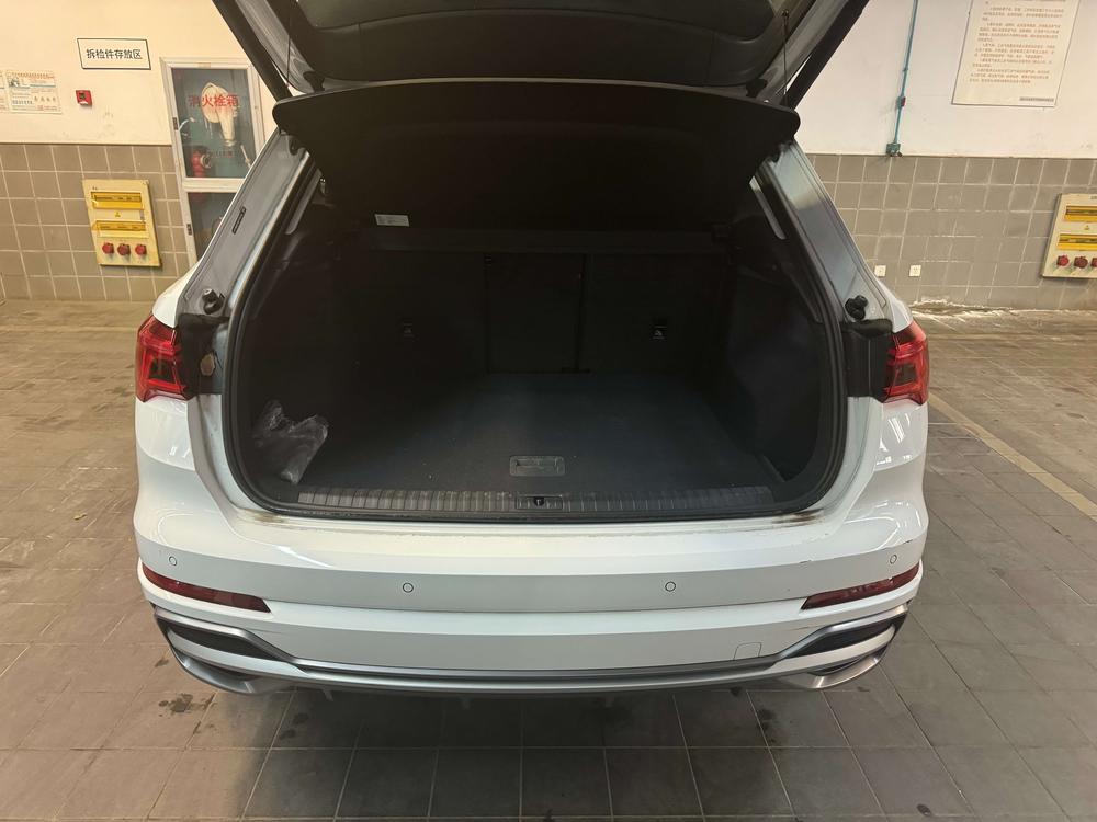 Audi Q3 2023 #16 Audi Q3 2023 car image #16