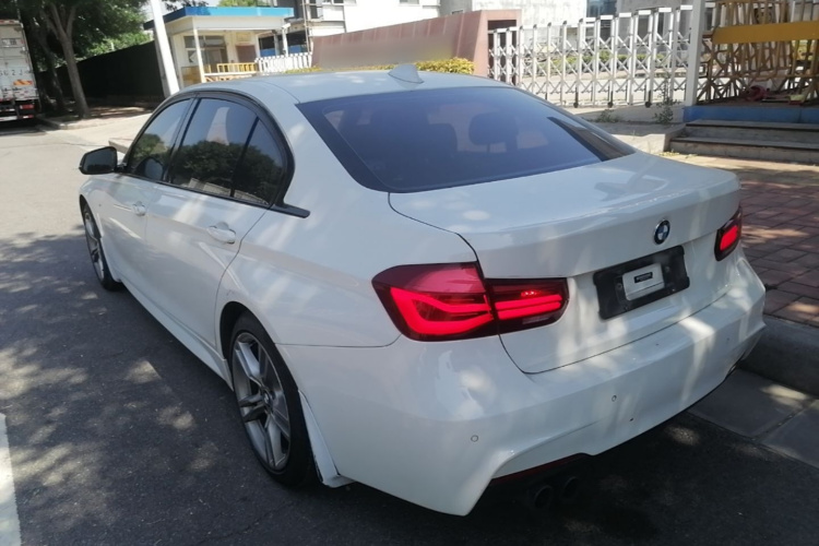 BMW 3 Series 2018 #5 BMW 3 Series 2018 car image #5