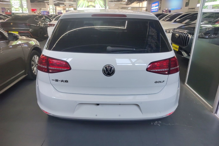 Volkswagen Golf 2016 car image #4