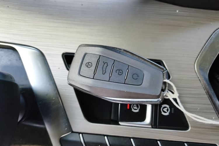 GEELY Coolray 2019 image de voiture #9