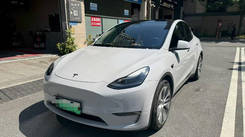 Tesla Model Y 2021 car image 