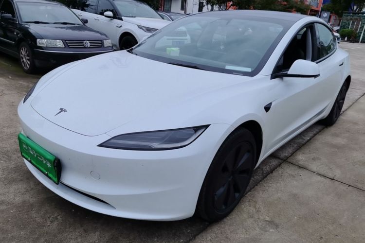 Tesla Model 3 2025 #2 Tesla Model 3 2025 car image #2
