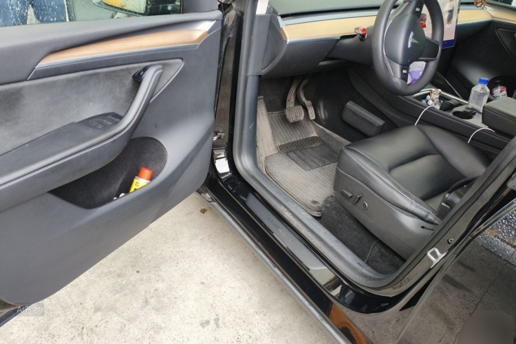 Tesla Model Y 2021 #18 Tesla Model Y 2021 car image #18