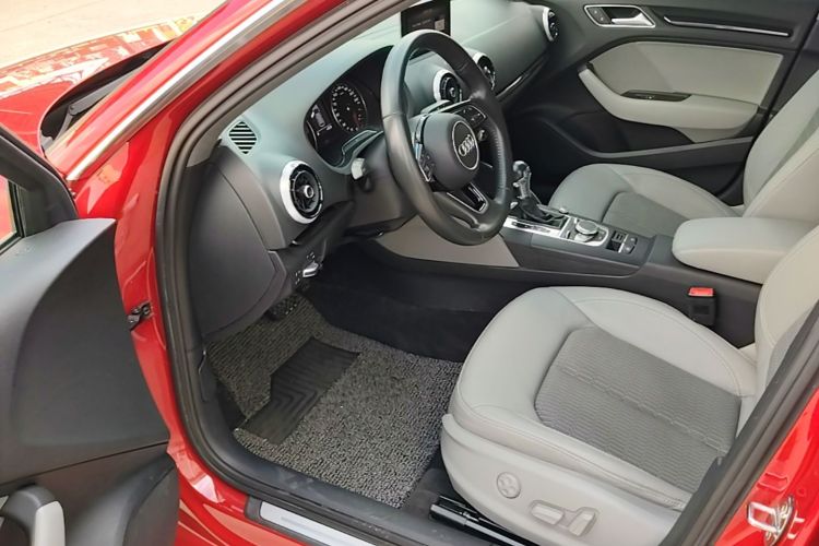 Audi A3 2019 car image #16