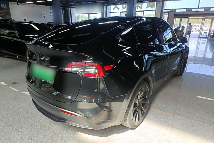 Tesla Model Y 2023 #7 Tesla Model Y 2023 car image #7