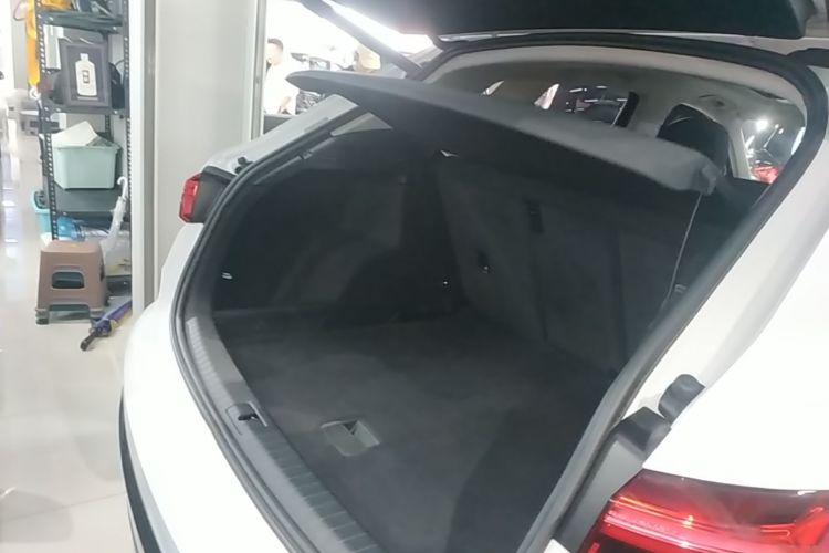 Audi Q3 2021 car image #19