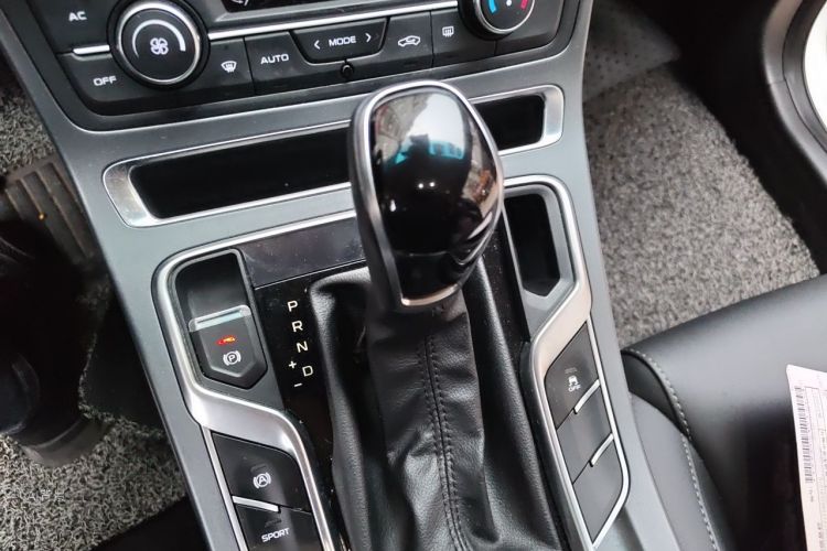 GEELY Emgrand 2020 #16 GEELY Emgrand 2020 image de voiture #16