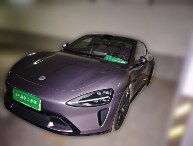 MI SU7 2025 immagine di auto 