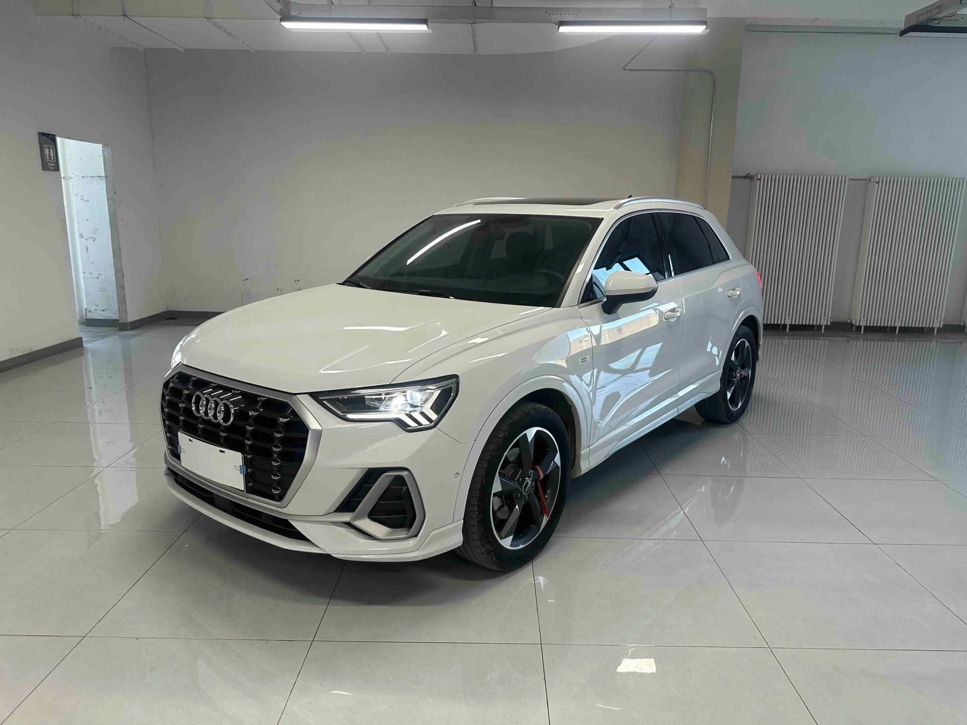 Audi Q3 2023 Audi Q3 2023 car image