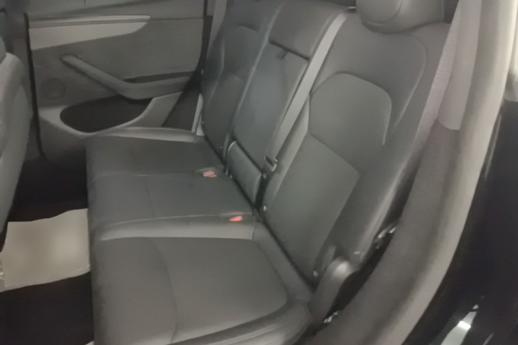 Tesla Model Y 2026 #17 Tesla Model Y 2026 car image #17
