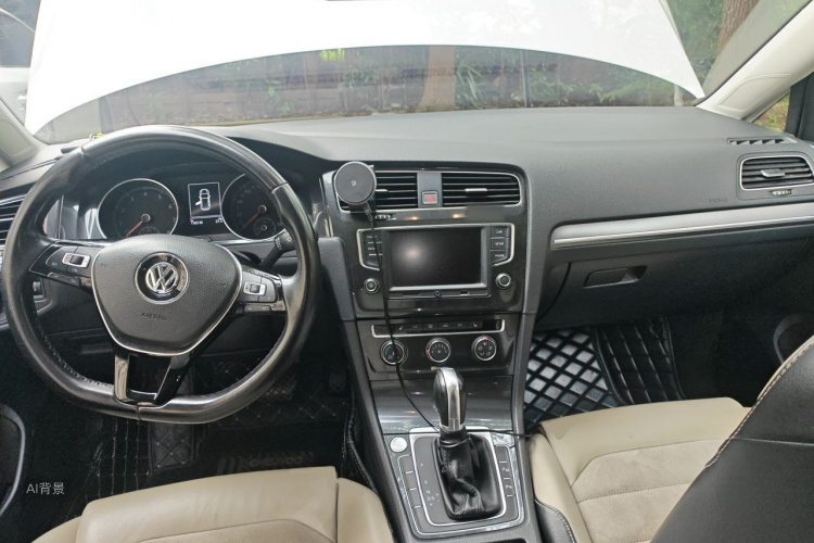 Volkswagen Golf 2017 car image #11