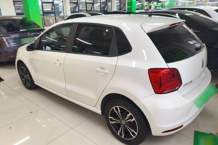 Volkswagen Polo 2017 car image #5
