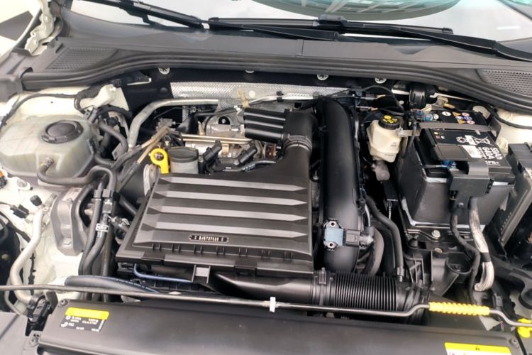 Volkswagen Golf 2022 car image #20