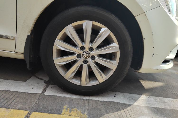 Volkswagen Bora 2016 car image #9