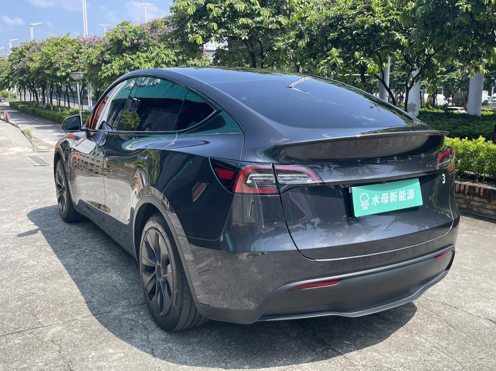 Tesla Model Y 2024 car image #5