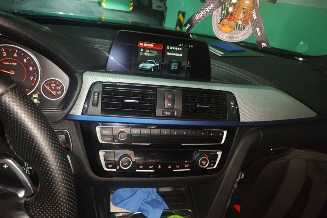 BMW 3 Series 2017 car image #26