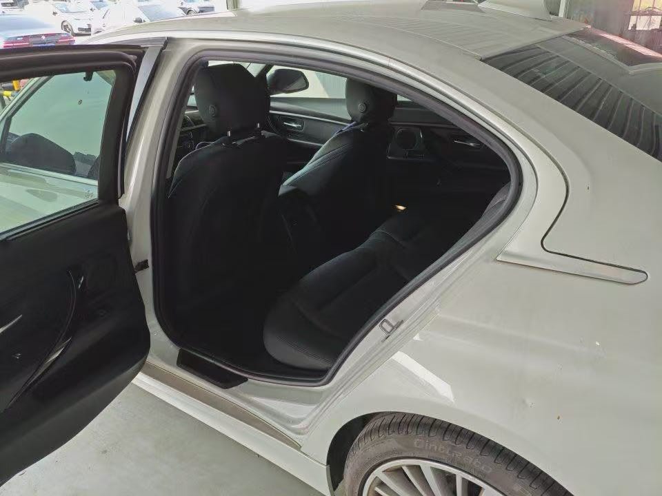 BMW 3 Series 2018 #6 BMW 3 Series 2018 car image #6