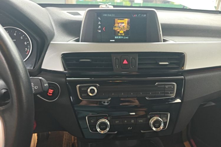 BMW X1 2018 car image #13