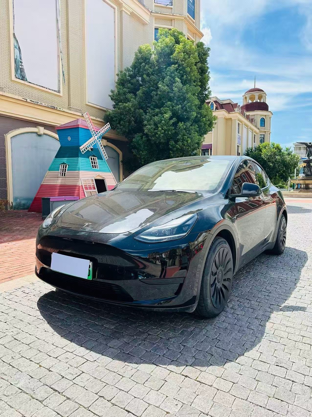 Tesla Model Y 2023 car image 