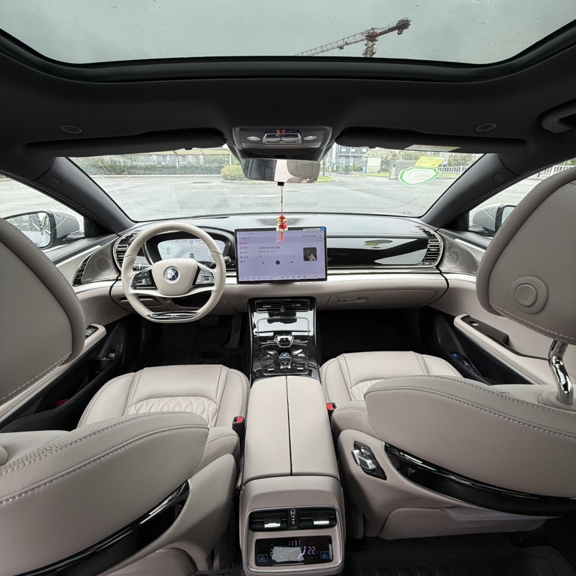 BYD Han 2024 car image #8