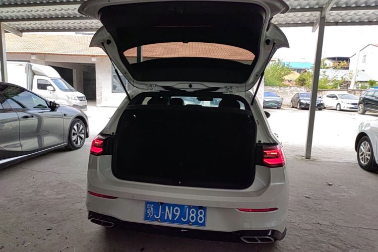 Volkswagen Golf 2022 car image #20