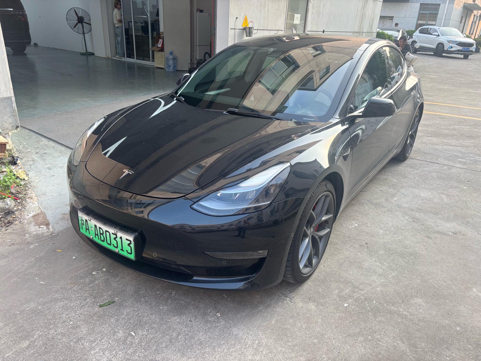 Tesla Model 3 2022 immagine di auto 