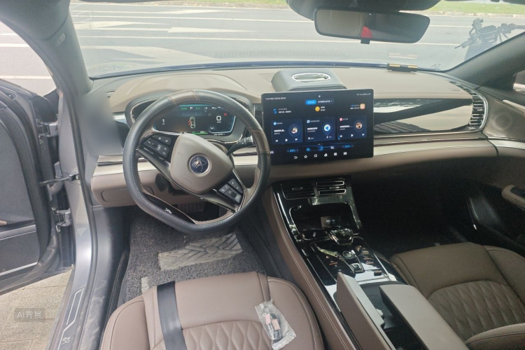 BYD Han 2023 car image #11