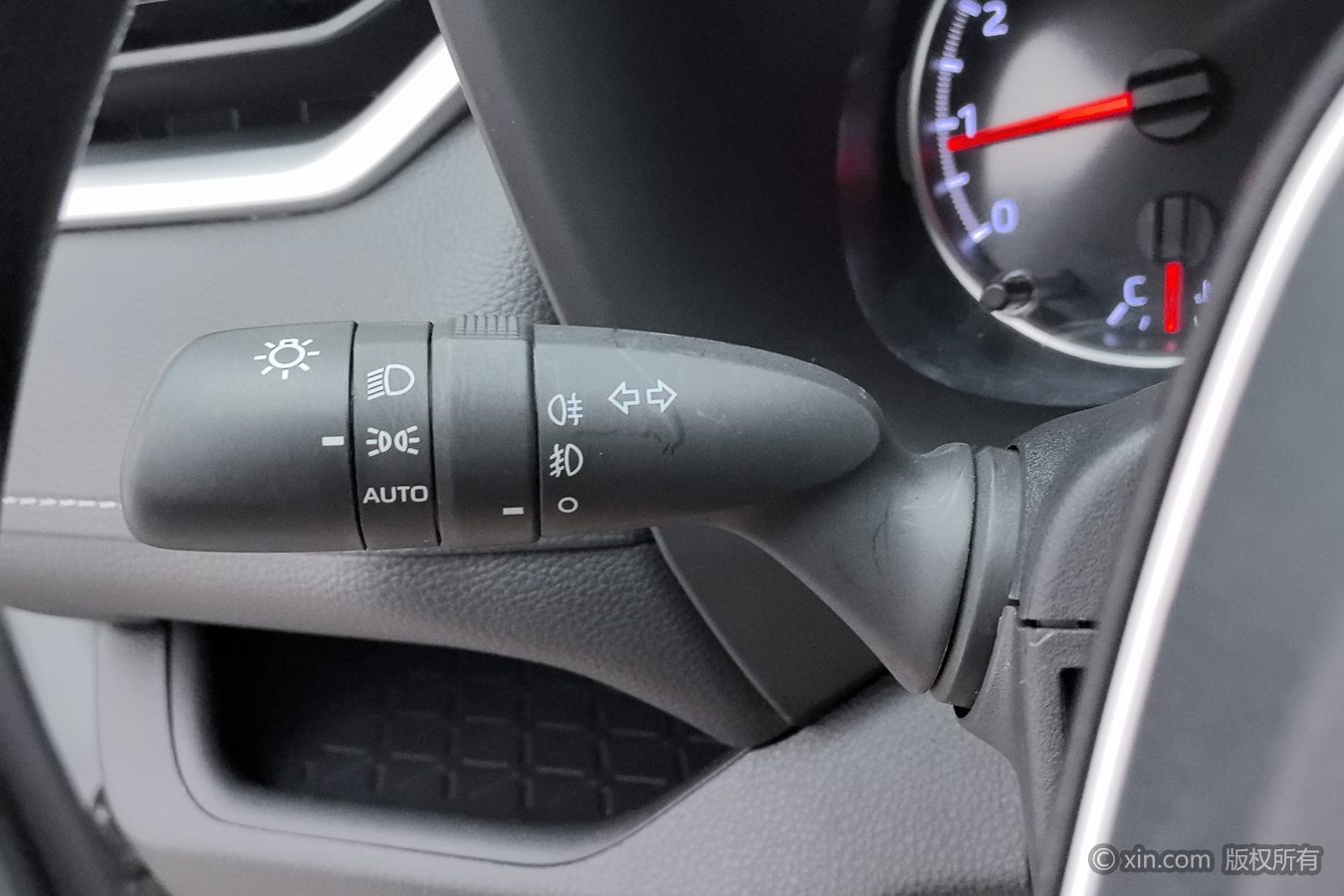 Toyota RAV4 2024 изображение автомобиля #22