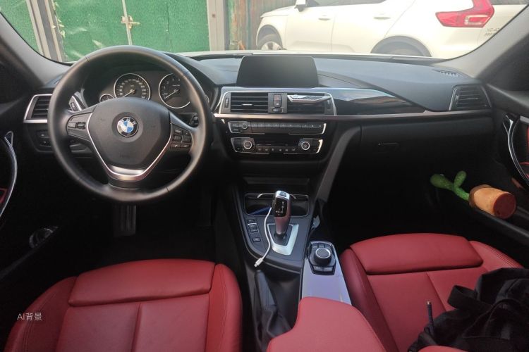 BMW 3 Series 2018 car image #11