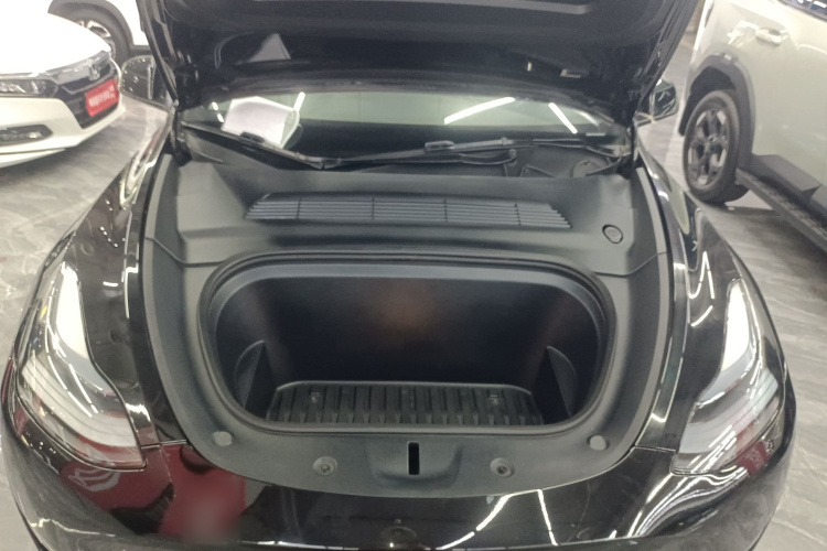 Tesla Model Y 2023 #22 Tesla Model Y 2023 car image #22