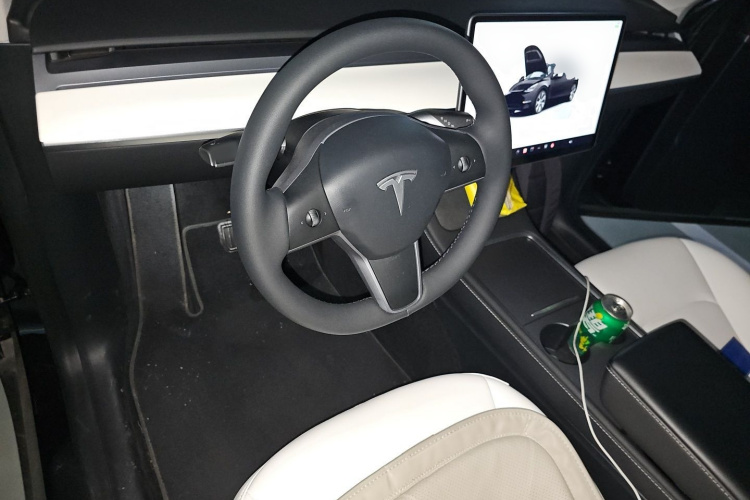 Tesla Model Y 2023 #11 Tesla Model Y 2023 immagine di auto #11