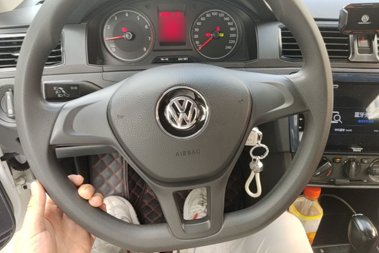 Volkswagen Santana 2018 car image #11