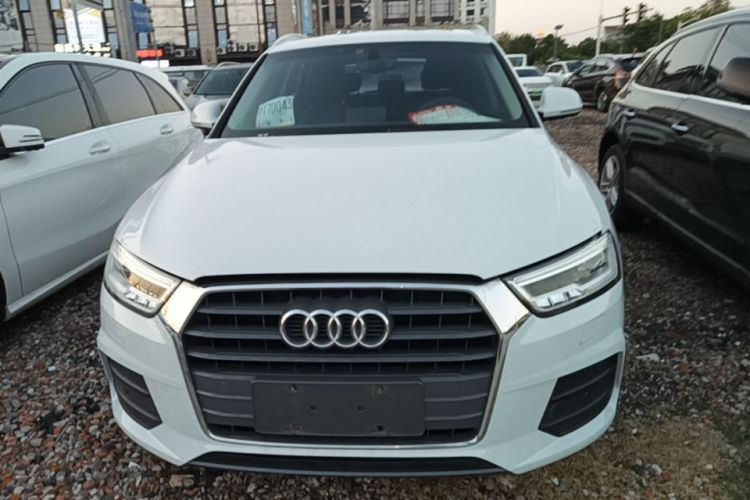 Audi Q3 2019 car image #3