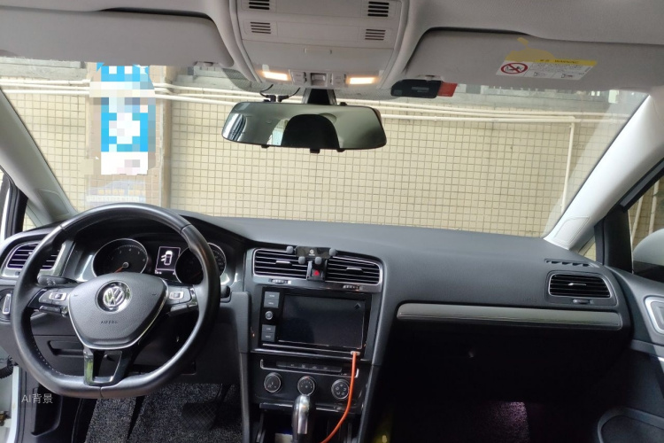 Volkswagen Golf 2019 car image #11