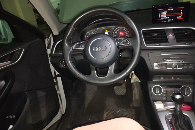 Audi Q3 2018 immagine di auto #12