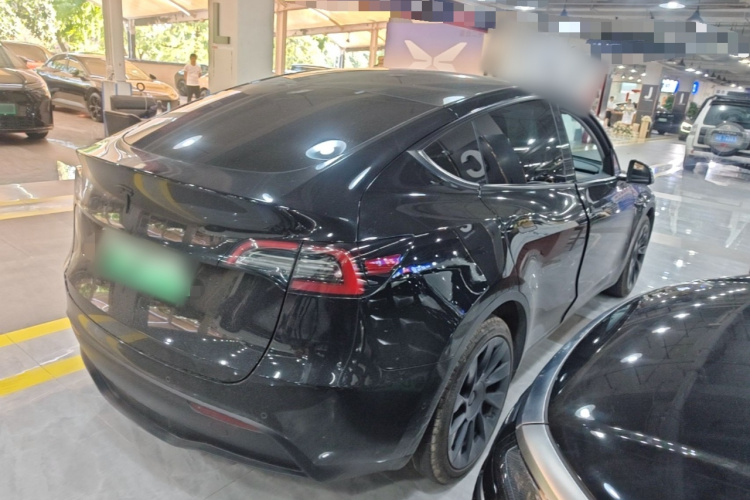 Tesla Model Y 2021 #5 Tesla Model Y 2021 car image #5
