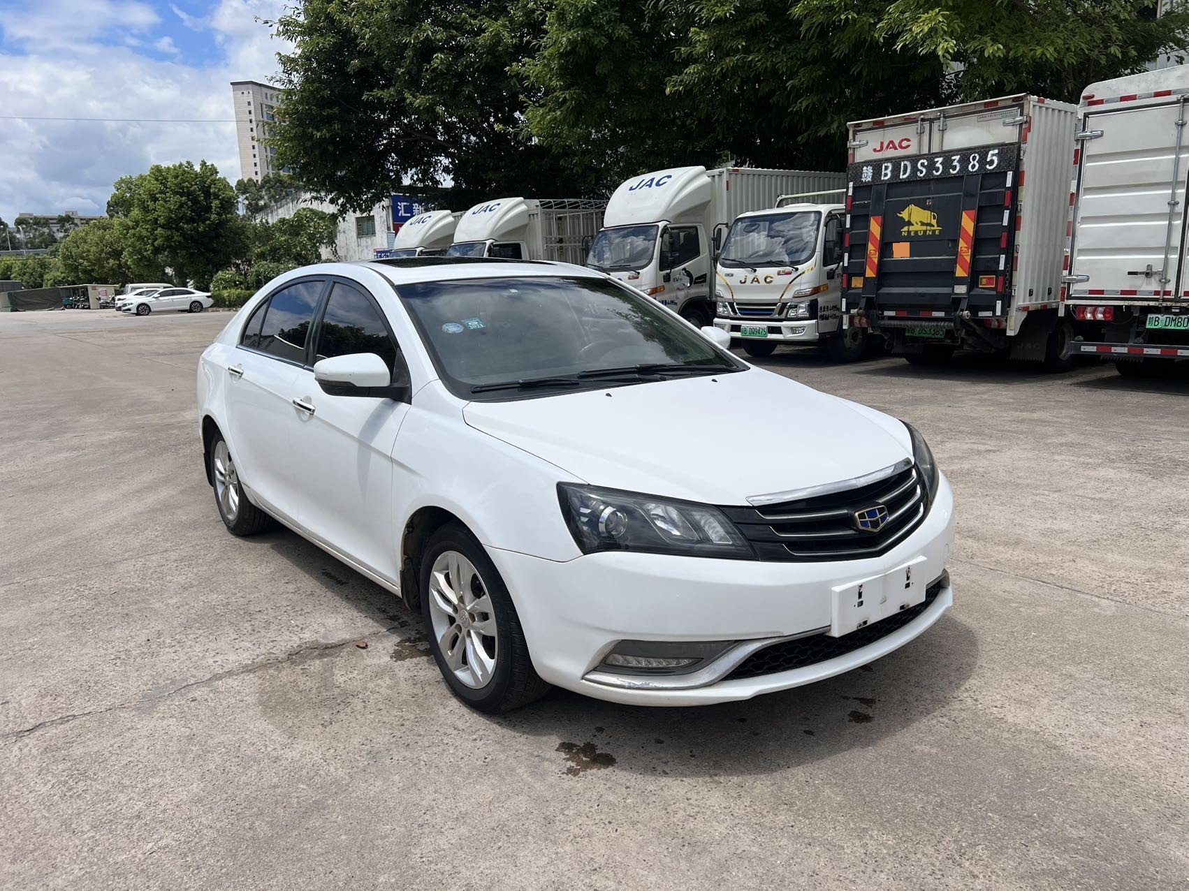 GEELY Emgrand 2015 #3 GEELY Emgrand 2015 car image #3