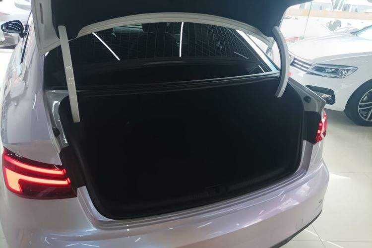 Audi A3 2019 car image #19