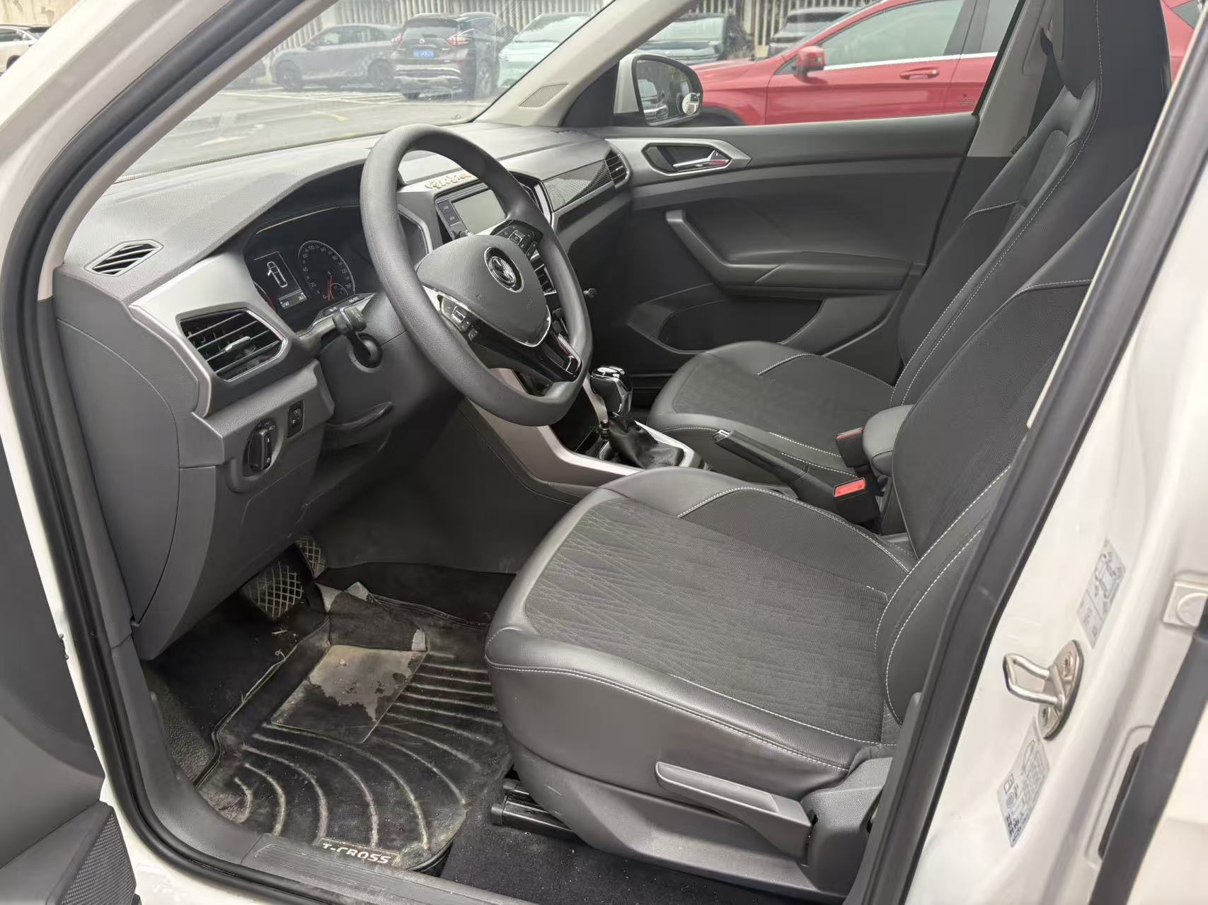 Volkswagen T-Cross 2020 immagine di auto #4