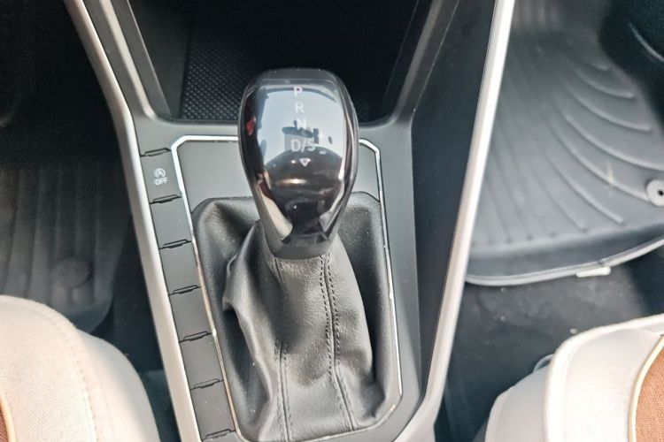 Volkswagen Polo 2023 car image #14