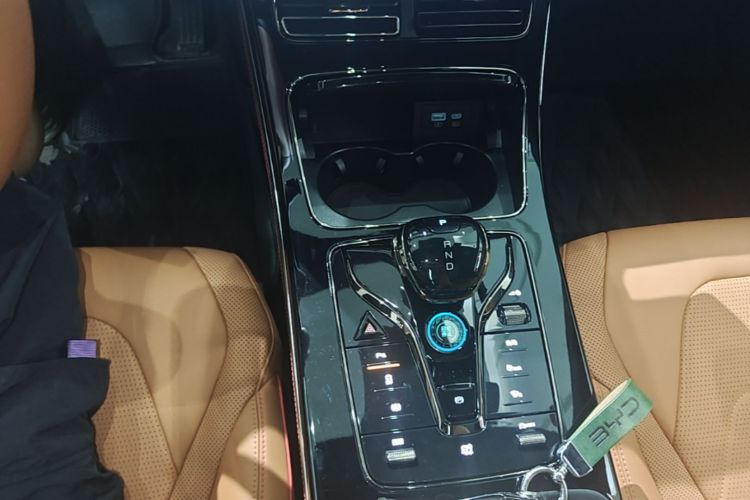 BYD Han 2022 car image #14