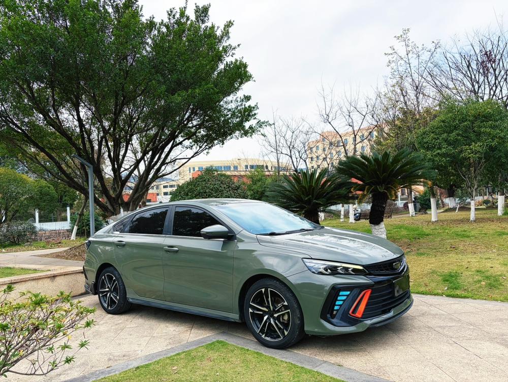 GEELY Binray 2022 image de voiture #3